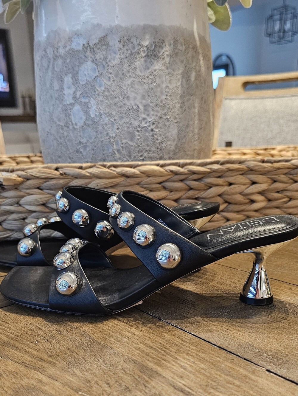 Deltan Black Studded Leather Kitten-Heel Slide Sandals Shoes Women's Sz 6 & 8.5